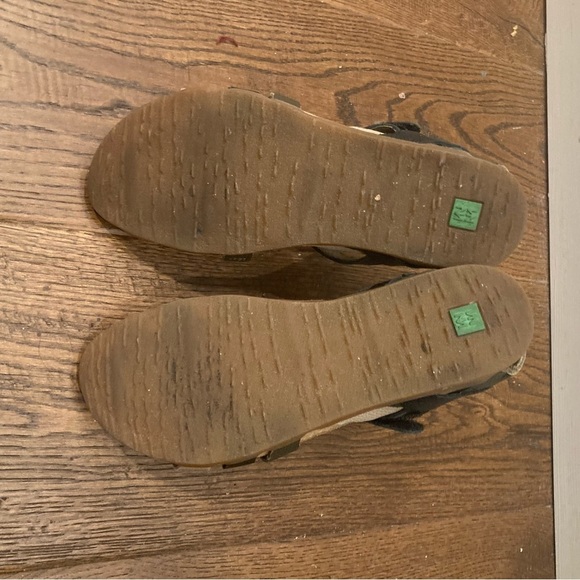 EL NATURALISTA Sz 38 Zumaia Leather  Velcro Closure Elastic On One Strap Sandals - Picture 6 of 10